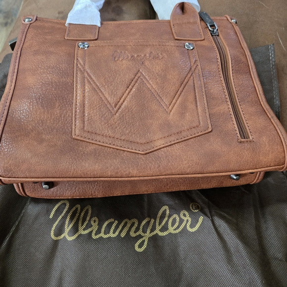 Wrangler Leopard Print Shoulder Tote in Brown and Cream - Picture 3 of 4